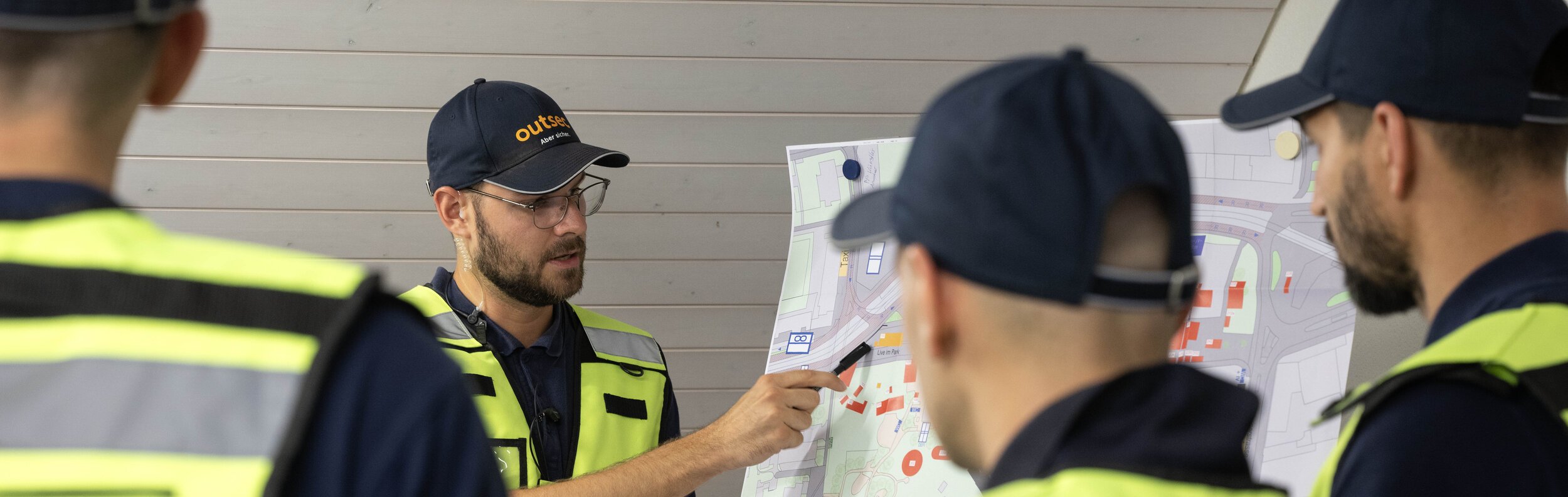 Alarmzentrale der outsec ag - 24/7 Notruf-Aufschaltung