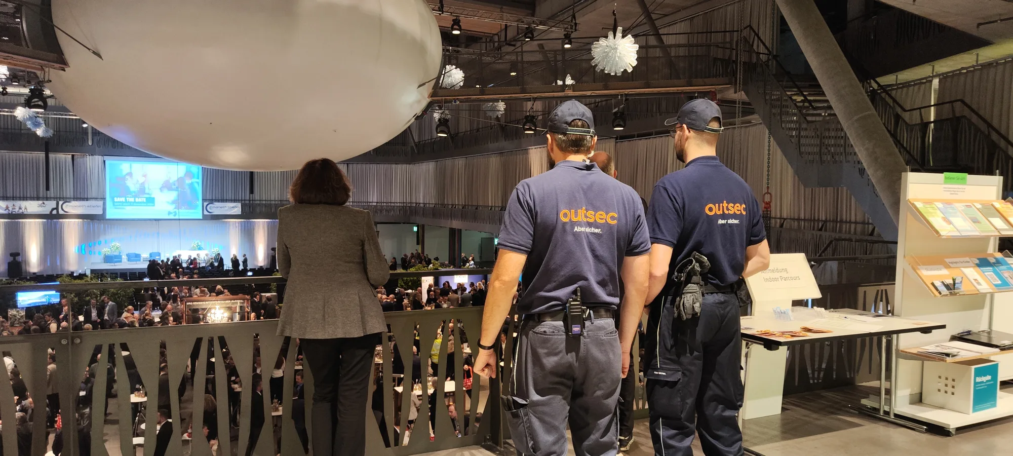 outsec Sicherheitsmitarbeitende bei der Arealbewachung für KMU